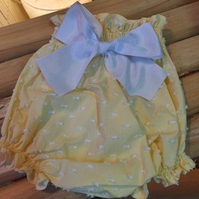 Tapa fraldas Daisy com laço