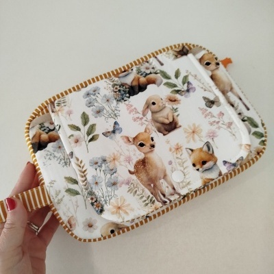babybu | bolsa higiene bebé | bolsa para fraldas | Cutie com riscas mostarda