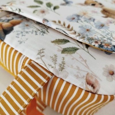 babybu | bolsa higiene bebé | bolsa para fraldas | Cutie com riscas mostarda