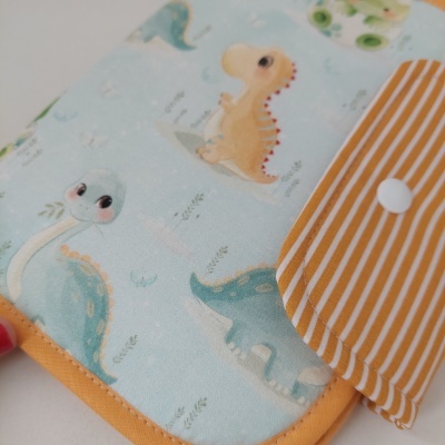 Porta documentos dinos fofinhos | bolsa para boletins de saúde | mostarda