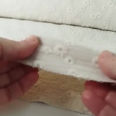 Musselina em creme Bordada - efeito bordado inglês