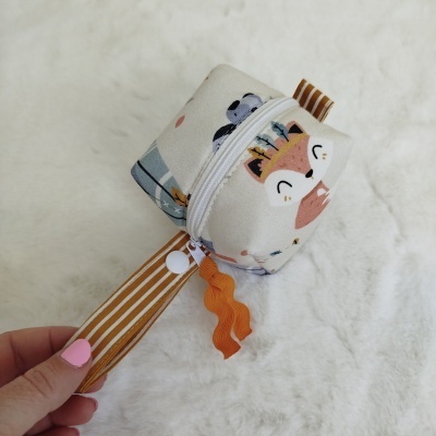 Cubo para chuchas | bolsa para chupetas | porta chuchas | Boho areia com riscas mostarda