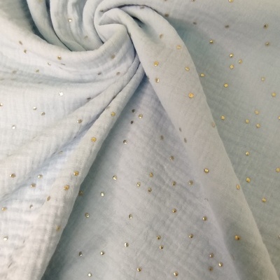 Musselina branco/rosa/azul/verde água com pintas douradas