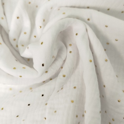 Musselina branco/rosa/azul/verde água com pintas douradas