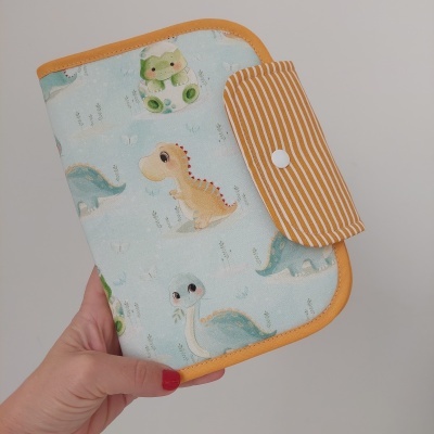 Porta documentos dinos fofinhos | bolsa para boletins de saúde | mostarda