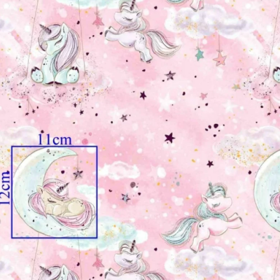 Tecido unicórnio com detalhes dourados polo