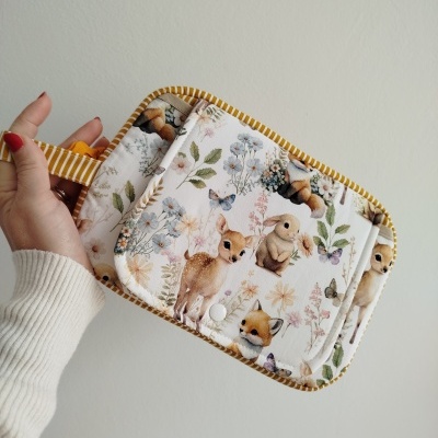 babybu | bolsa higiene bebé | bolsa para fraldas | Cutie com riscas mostarda