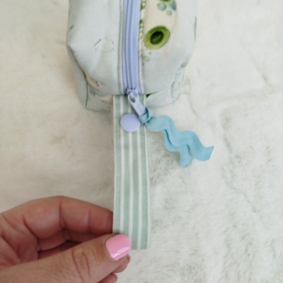 Cubo para chuchas | bolsa para chupetas | porta chuchas | dinos fofinhos com verde água