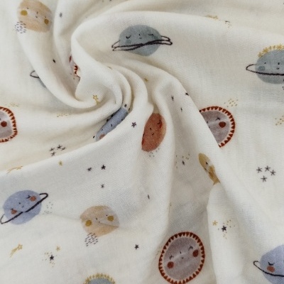 Musselina planetas com fundo pérola