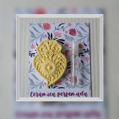 Coração de Viana de cerâmica perfumada em cartonagem personalizada
