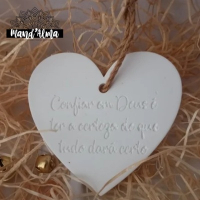 Coração “Confiar em Deus” – Gesso Perfumado