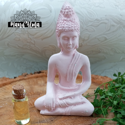 Buda Sidarta Gautama em cerâmica perfumada