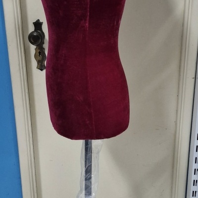 Manequim feminino completo para costura profissional cor vermelho tamanho 36/38 único em Portugal