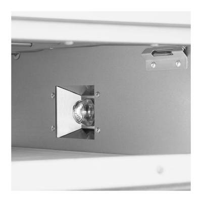 Lâmpada LED embutida em suporte metálico prateado