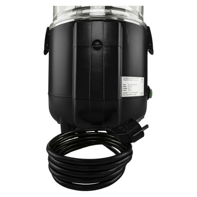 Moinho elétrico preto com cabo enrolado e etiqueta branca