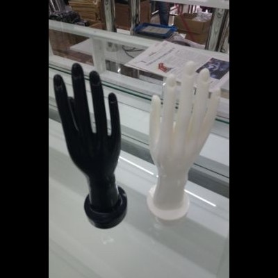 Mão de Manequim Feminino varias cores : Branco e Preto