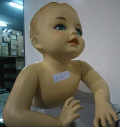 Manequim boneco de criança cor de pele idade dos 1 aos 2 anos C2