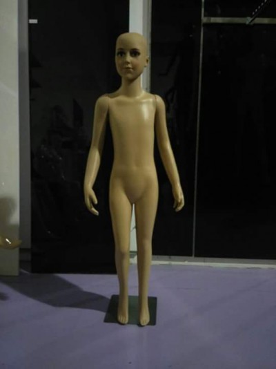 Manequim boneco de criança cor de pele idade dos 8 aos 10 anos C4