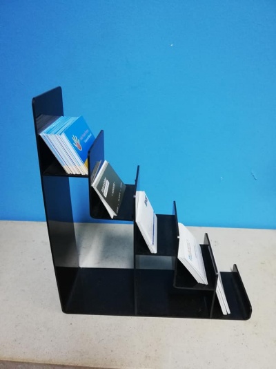 Expositor para Carteiras , Cantão de visita e outros produtos com capacidade para 5