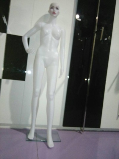 Manequim boneco feminino cor branco B2