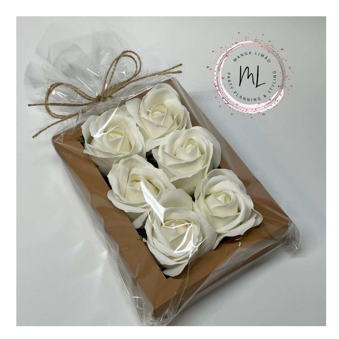 🌹 Embalagem com 6 Rosas de Sabão – Personalizável com Tag