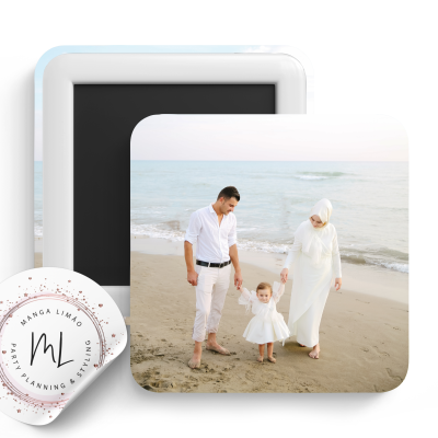 Imã de frigorífico com imagem de família na praia