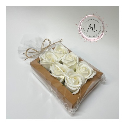 🌹 Embalagem com 6 Rosas de Sabão – Personalizável com Tag