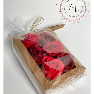 🌹 Embalagem com 6 Rosas de Sabão Vermelhas– Personalizável com Tag