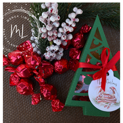 Caixa Árvore de Natal com 8 Bombons Praliné – Lembrança de Natal