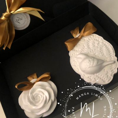 ? Caixa com 2 Peças em Gesso Perfumado ? Flor e Pássaro Artesanais ?