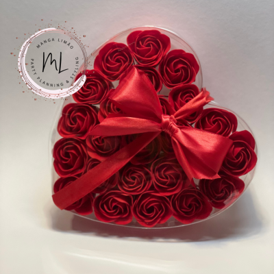 Coração com 24 rosas de sabão