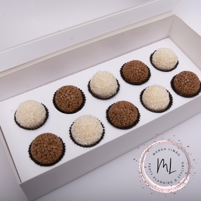 Caixa para 10 brigadeiros com laço