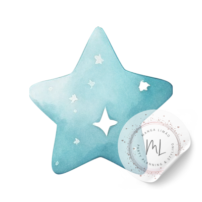 Almofada azul em forma de estrela com padrão de estrelas brancas pequenas