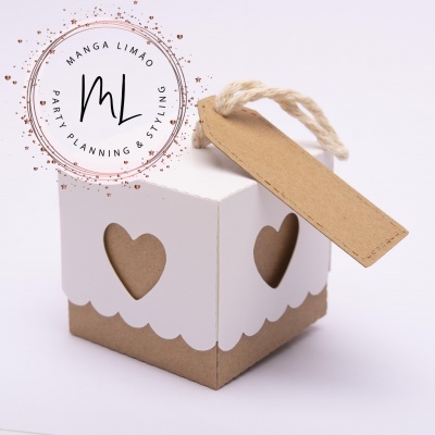 Caixa quadrada com coração