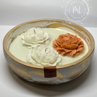 Taça Artesanal em Gesso Cerâmico com Vela Aromática e Flores em Cera