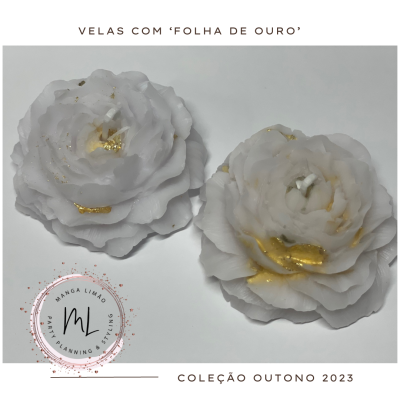 Vela Flor Decorativa com Laivos dourados