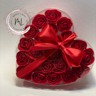 Coração com 24 rosas de sabão