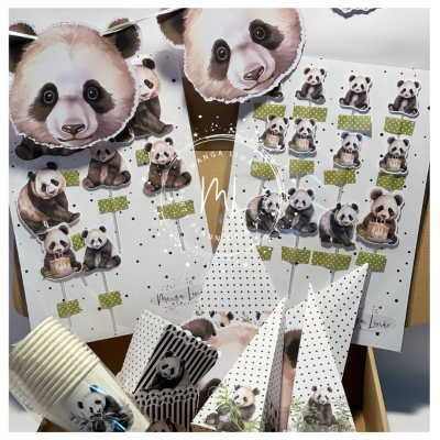 Artigos para festa com tema de pandas em branco, preto e verde