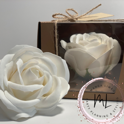 Botão de rosa em sabão Grande ( branco )