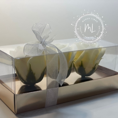 Caixa com 3 botões de Rosa de sabão cor champanhe