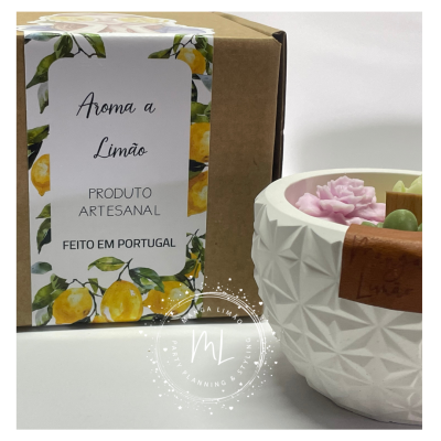 Vaso com Velas em Tons Pastel