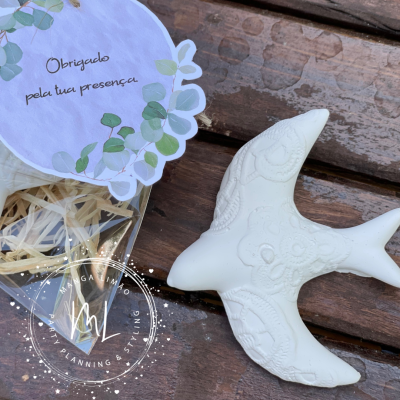 Andorinha em gesso perfumado