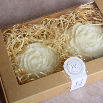 Vela Peônia Branca: Frescura de Limão em Cada Detalhe