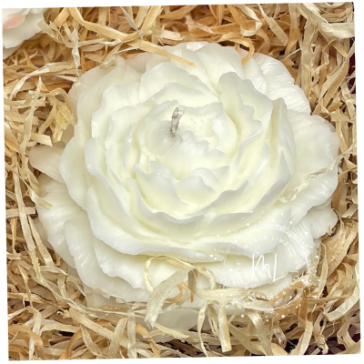 Caixa Premium com Rosas de Sabão e Vela Peónia Brancas – Edição Natal