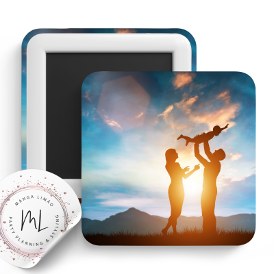 Imãs quadrados com imagem de família ao pôr do sol e autocolante redondo branco com texto