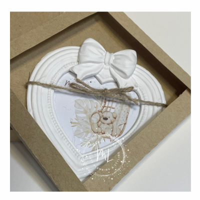 Moldura Coração com laço