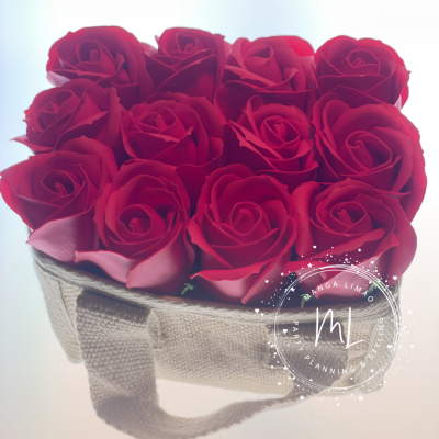 Saco com 12 botões de rosa de Sabão