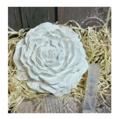 Flor de Peónia em Gesso Perfumado com Saco Xadrez – Edição Especial de Natal