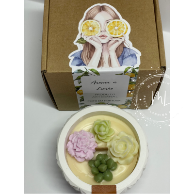 Vaso com Velas em Tons Pastel