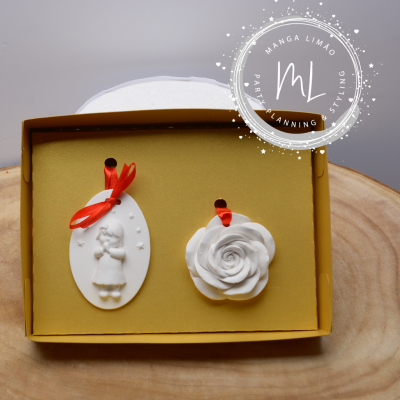 Caixa Oferta Medalha e flor em gesso perfumado